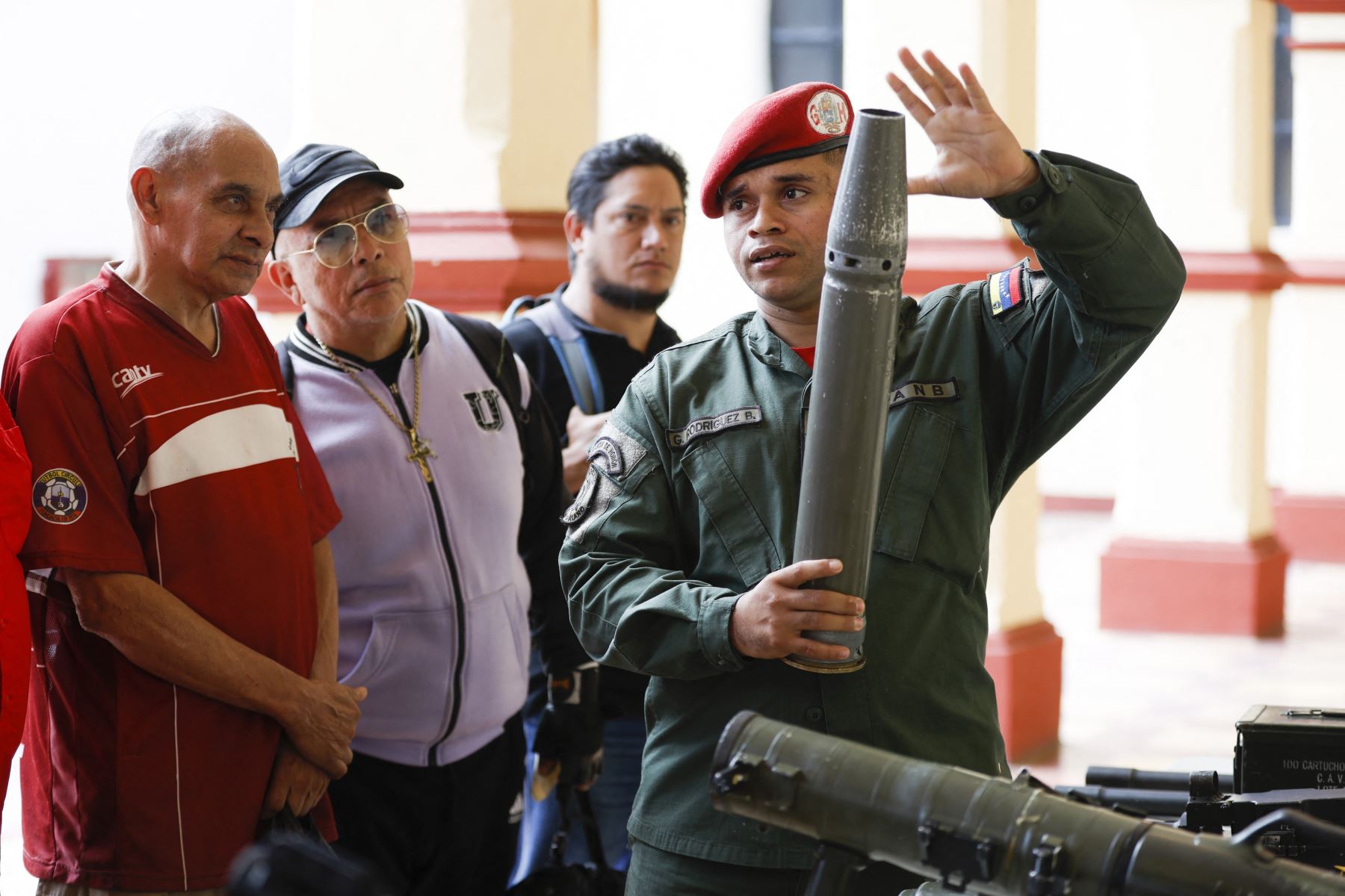 Venezuela acusa a EE.UU. de enviar buques militares a aguas del Caribe en una escalada que alarma a la región