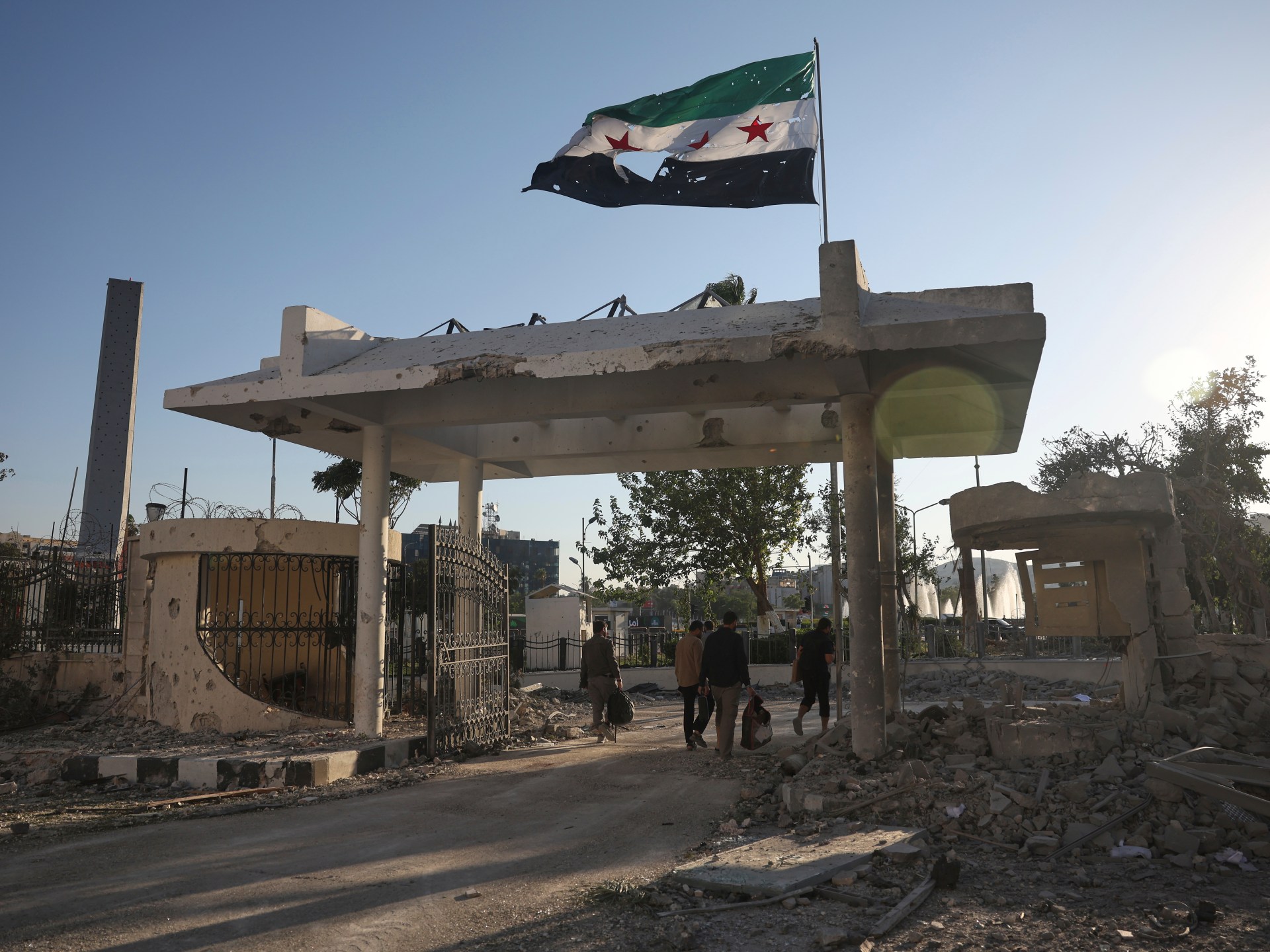 ¡Israel lanza ataques masivos en Siria tras la caída de Assad! Seis soldados muertos y expansión en los Altos del Golán en una ofensiva que amenaza la estabilidad regional