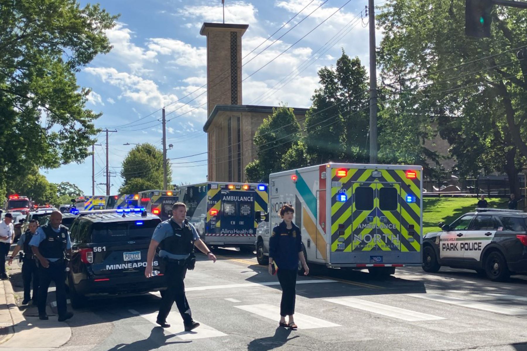 ¡Tragedia en Minneapolis! Dos niños fallecen y 17 resultan heridos en un brutal tiroteo escolar