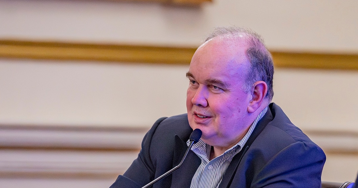 López Aliaga denuncia que la PNP patrulla con chalecos ineficaces desde 2019 y critica al Mininter