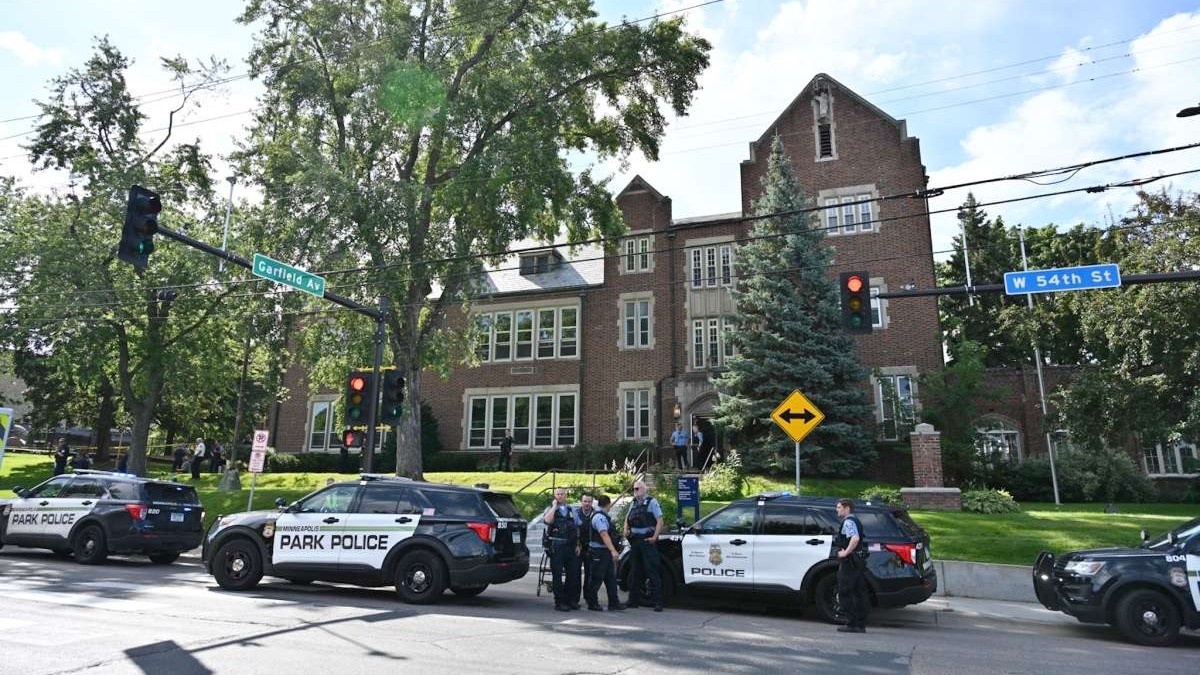 ¡Tiroteo mortal en iglesia escolar de Minneapolis! Dos niños muertos y 17 heridos en ataque terrorista — Estudiante revela detalles aterradores de la masacre