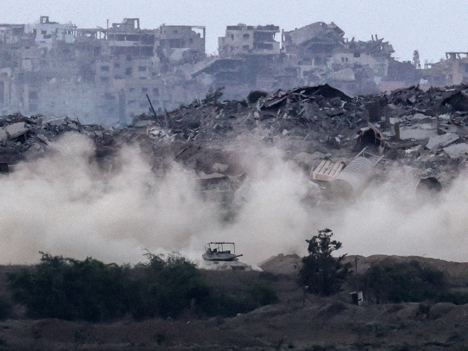 ¡Alerta en Gaza! Ataques israelíes dejan 7 muertos, incluyendo mujer y niño en campamento Bureij y destruyen más de 1,500 hogares