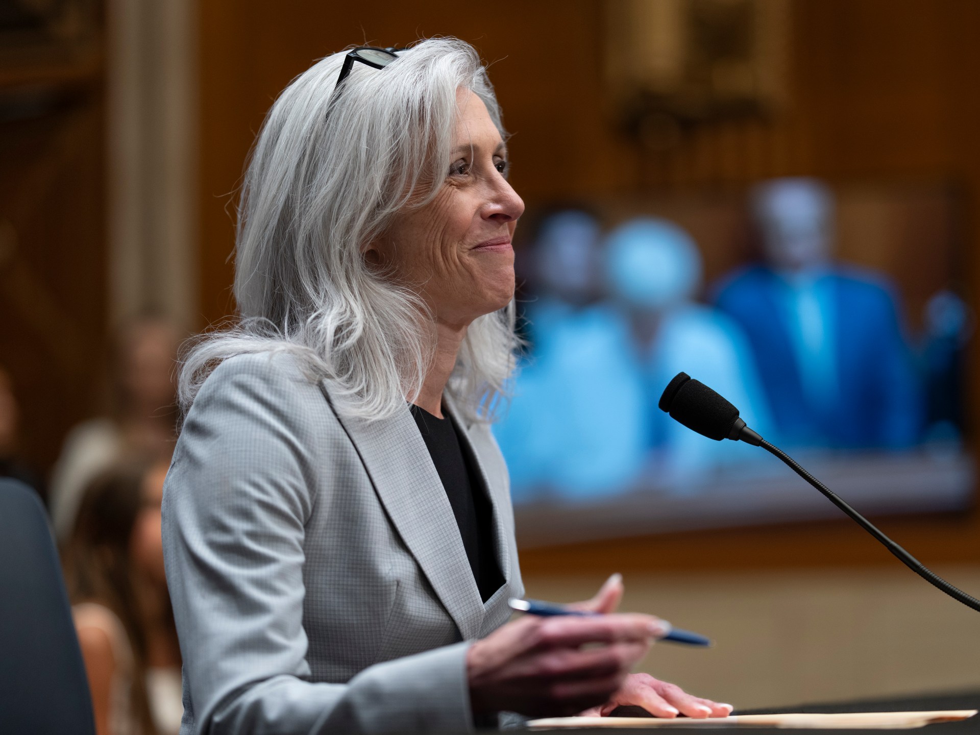 ¡Escándalo en EE.UU.! Científica de la CDC destituida en plena crisis de liderazgo tras despedir a 600 empleados y con cambios radicales en las vacunas contra el COVID-19