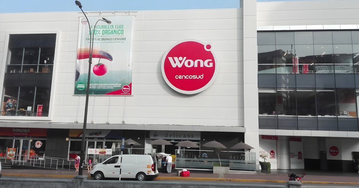 Wong recibe sanción por acusar injustamente a un hombre de robar y comer chocolate