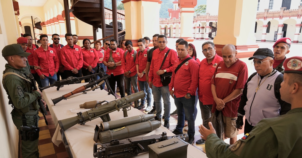 ¡Venezuela moviliza a sus milicias en una masiva jornada de alistamiento para “defenderse” de EE.UU. y sus “amenazas”—El régimen de Maduro lanza convocatorias en medio de despliegues militares y tensiones en el Caribe!