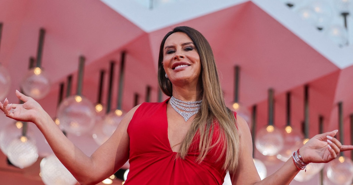 ¡Impactante! Karla Sofía Gascón recibe el prestigioso Premio Kinéo en Venecia y desafía a la transfobia tras su polémica en Hollywood