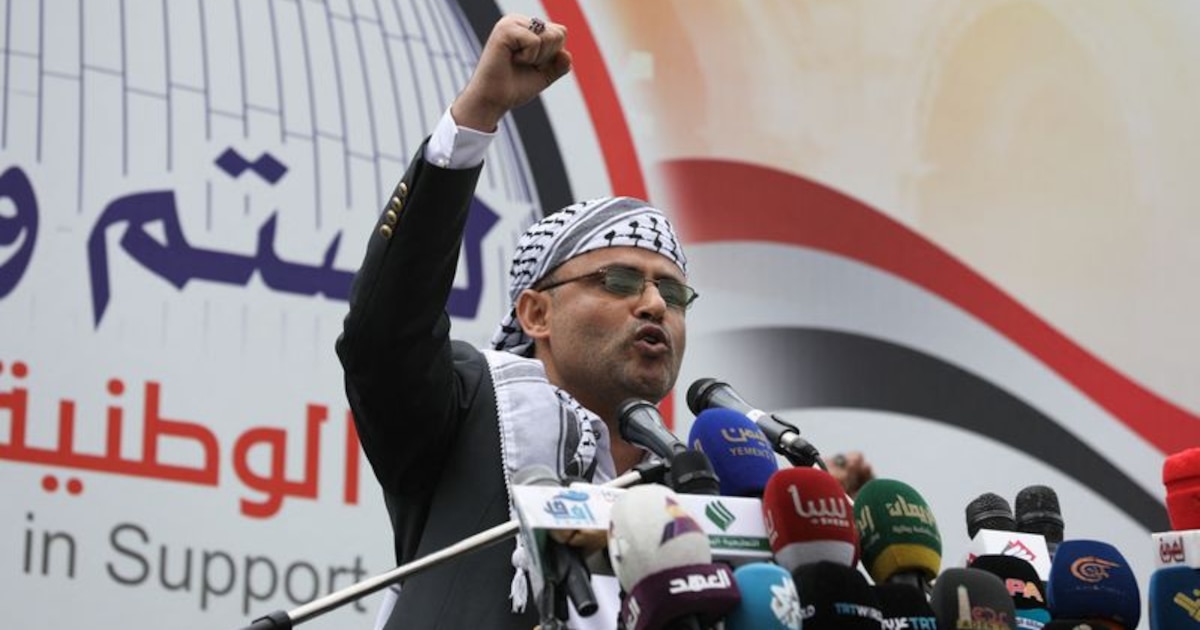 ¡Tensión en Oriente Medio! Líder hutí advierte que la muerte de su primer ministro traerá “días oscuros” y promete venganza contra Israel tras ataque aéreo en Yemen