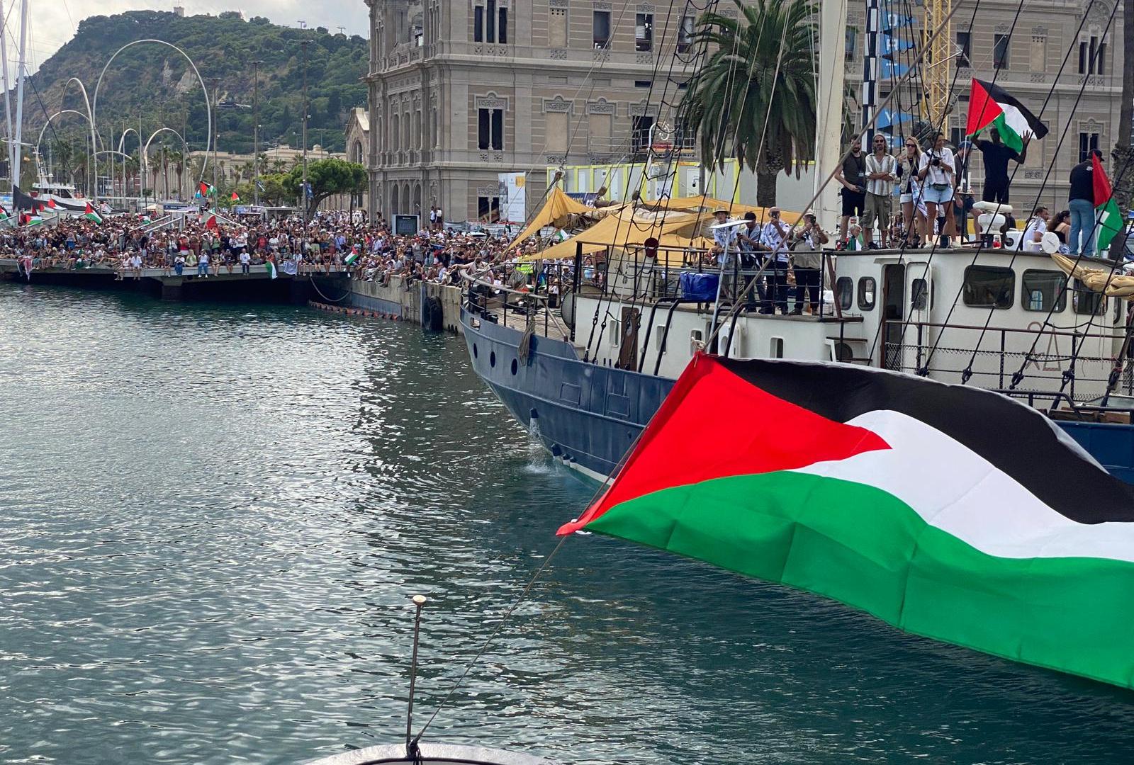 ¡Flotilla Internacional Sale de Barcelona para Romper el Sitio Ilegal de Gaza! Greta Thunberg y Activistas Contra el Genocidio Palestino en una Protesta Histórica