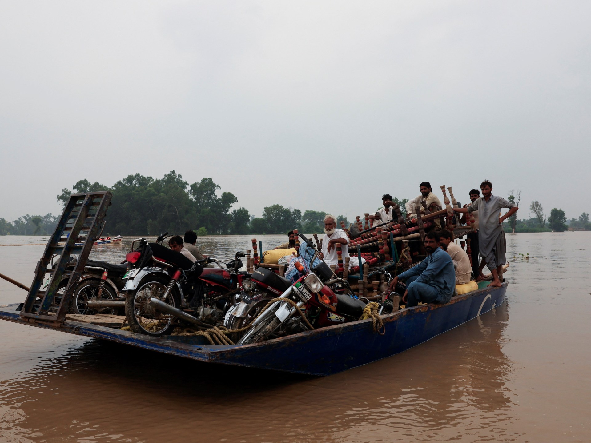 ¡La peor catástrofe en la historia de Pakistán: las inundaciones provocadas por el cambio climático arrasan a millones y dejan a las comunidades en crisis!