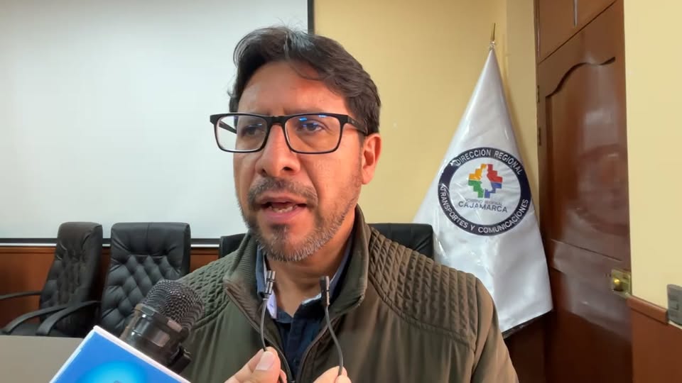 Gobierno Regional de Cajamarca distribuye maquinaria en emergencia vial