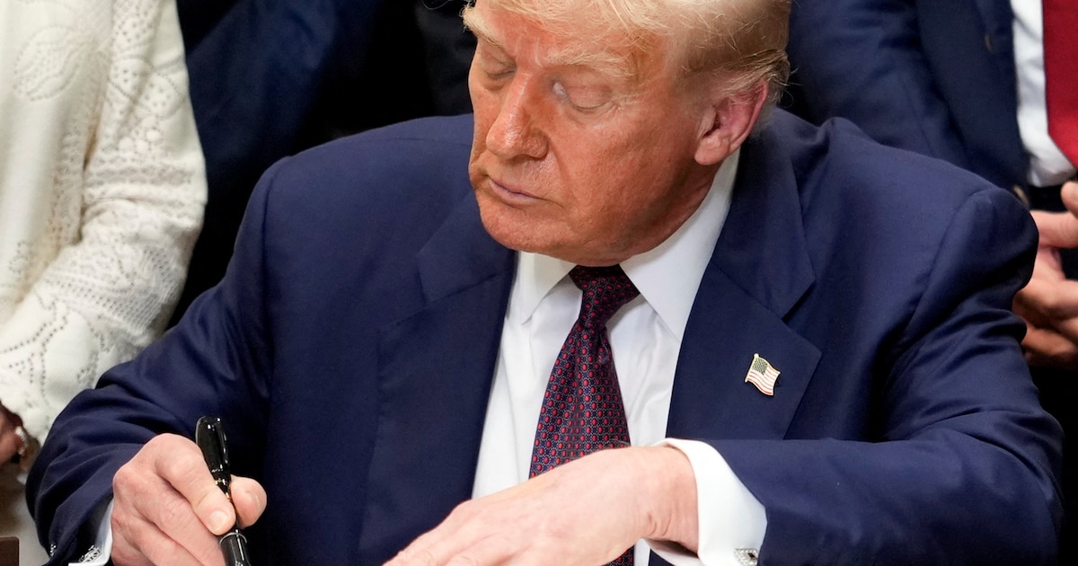 Trump aumenta aranceles al 35 % a importaciones canadienses por crisis de fentanilo y acusa a Ottawa de no cooperar