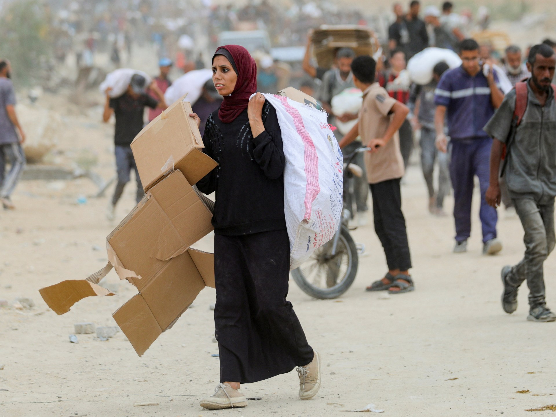 Denuncian que soldados abaten a palestinos que buscan ayuda humanitaria en Gaza mientras la hambruna se intensifica