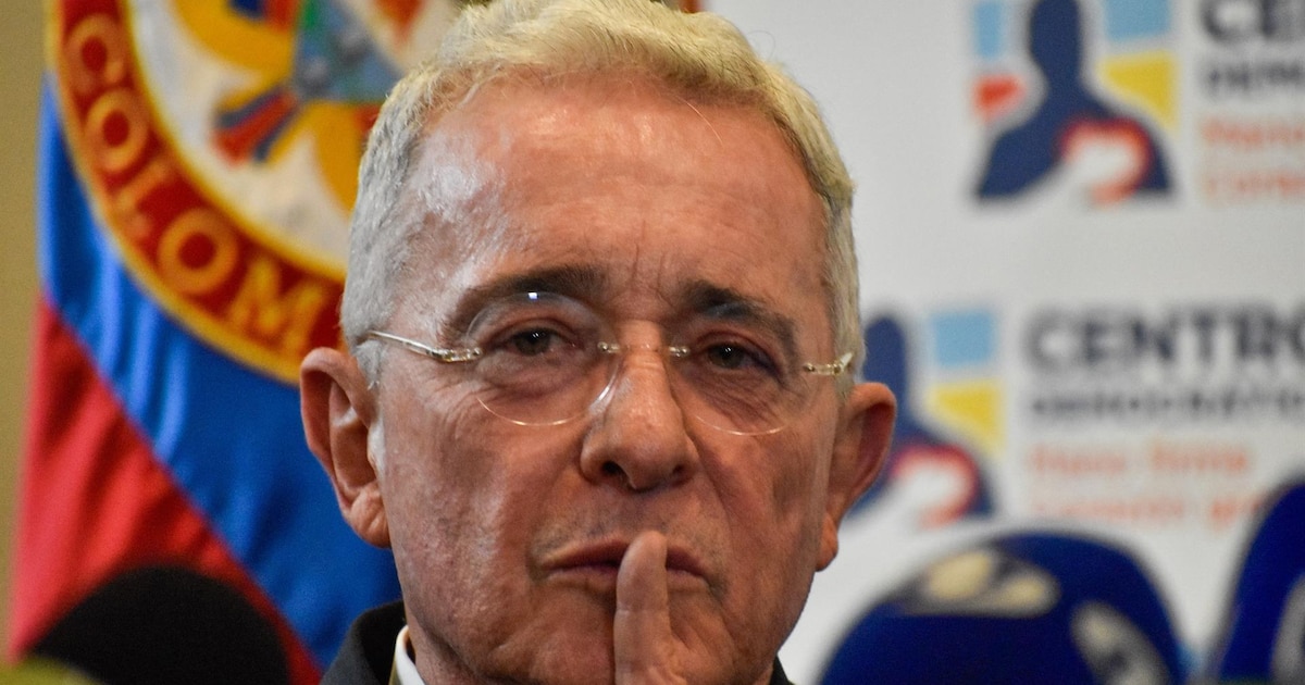 Álvaro Uribe Vélez, exmandatario colombiano, condenado a 12 años de cárcel tras análisis de más de mil páginas