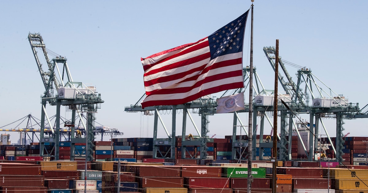 Trump anuncia nuevas tarifas para 66 países con aranceles más bajos de lo previsto, generando alivio en EE. UU. pero aún sin claridad sobre su impacto