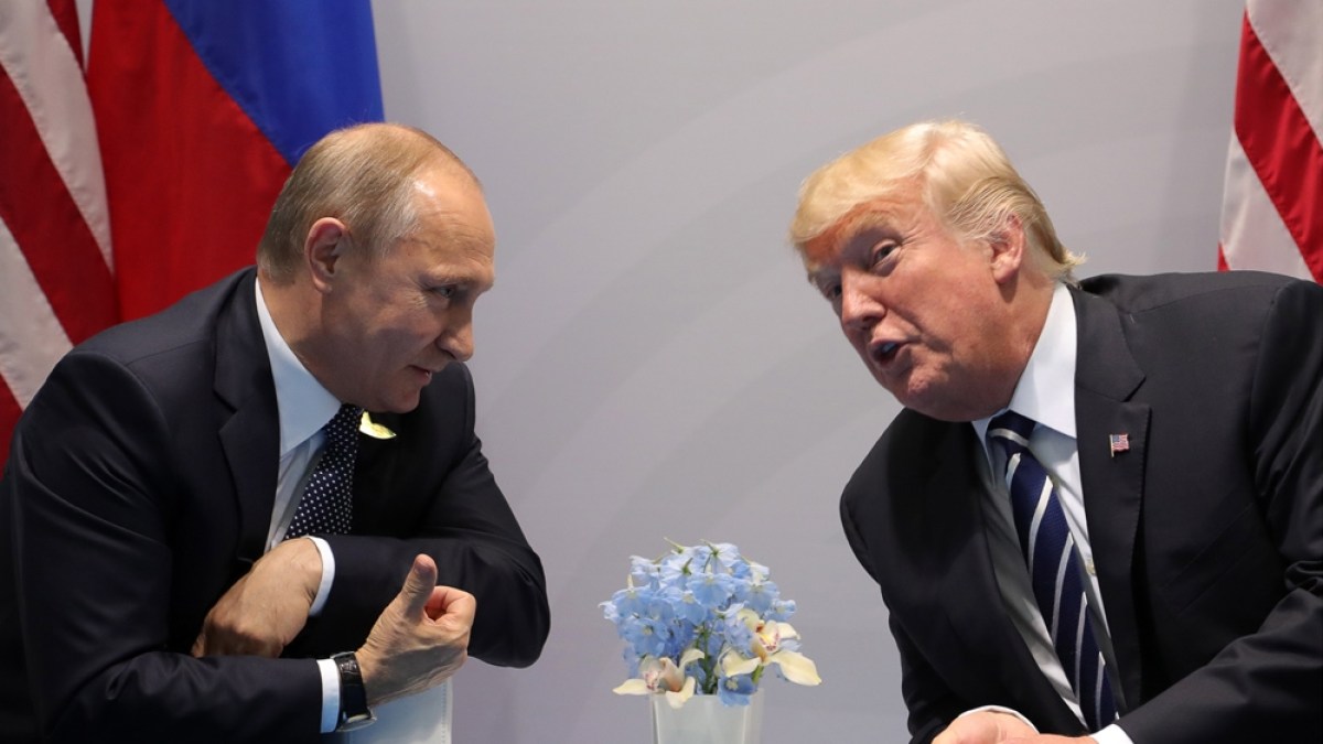 Trump ordena mover submarinos nucleares y advierte a Rusia en medio de tensiones por Ucrania