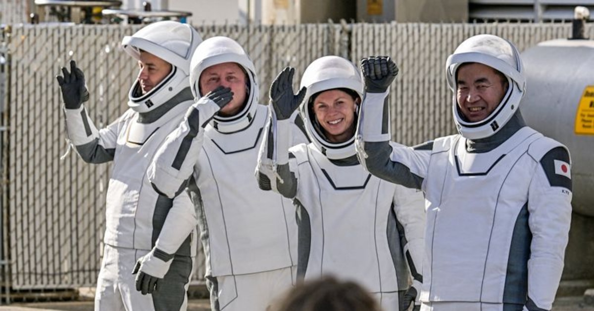 SpaceX lleva a bordo de la EEI una tripulación internacional en un viaje de 15 horas para una misión de seis meses