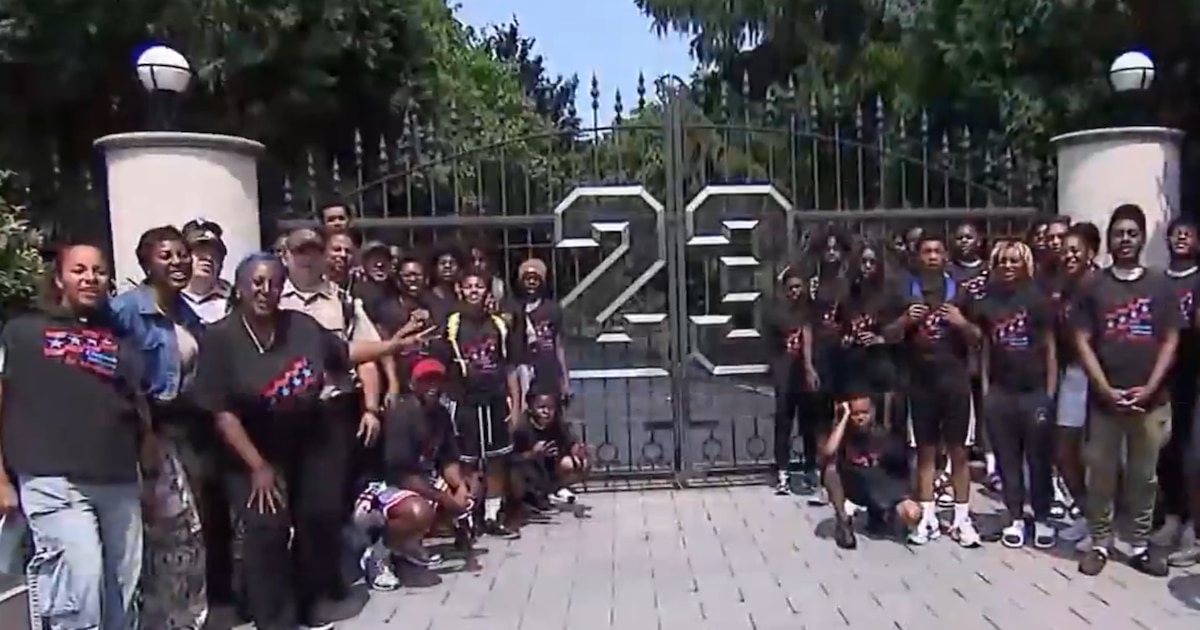 Juventud de Chicago accede por primera vez a la mansión de Michael Jordan en una iniciativa para fortalecer la confianza con la policía