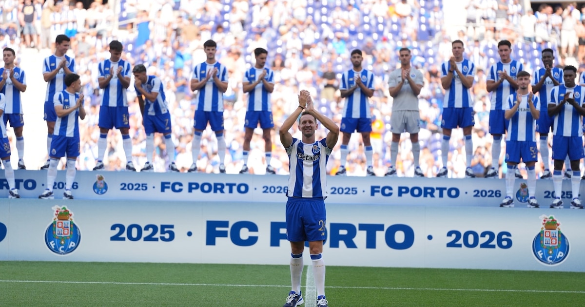 ¡Sorpresa total en el Porto: Luuk de Jong se presenta en secreto y emociona a la afición!