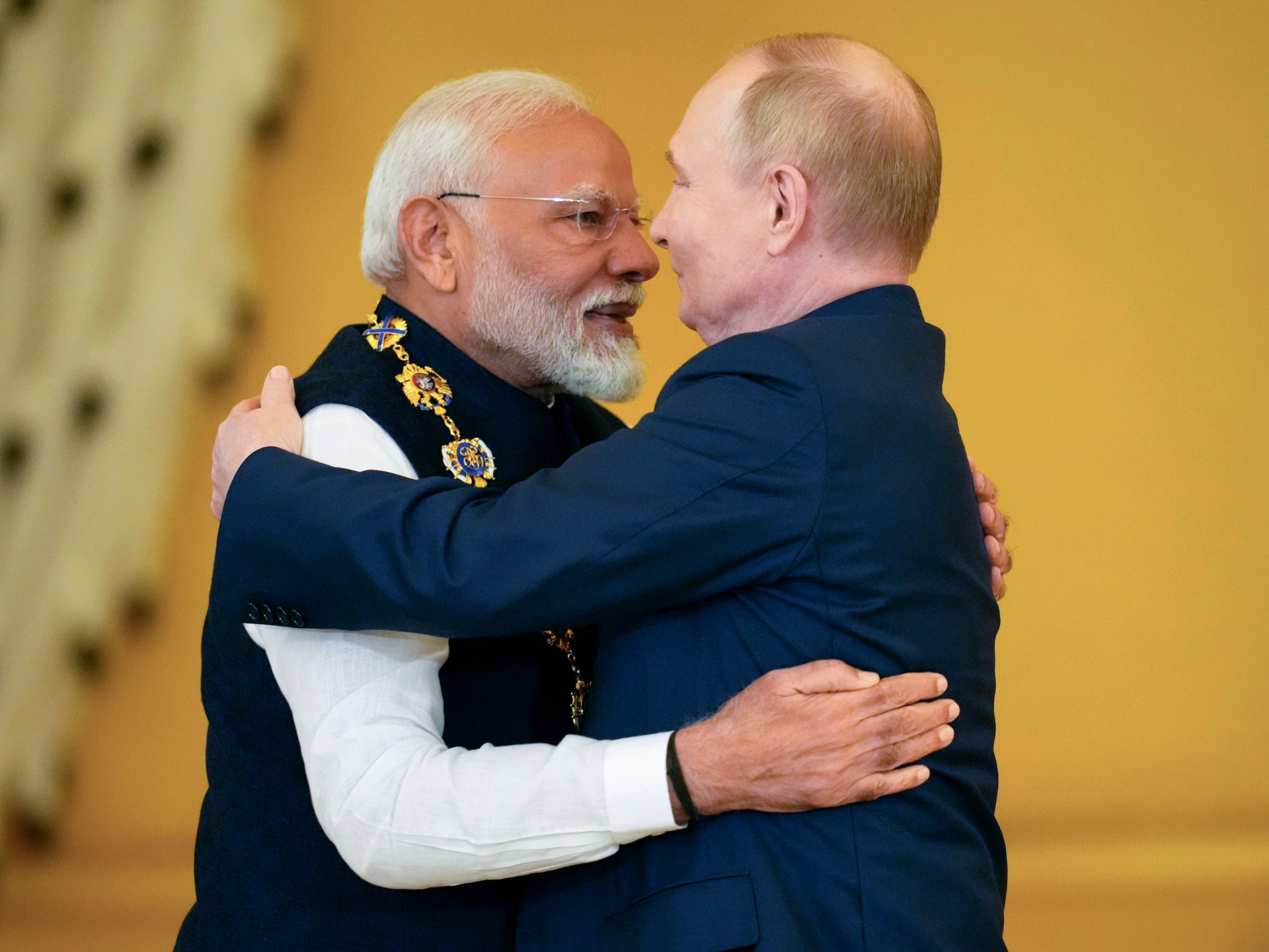 EE.UU. acusa a India de financiar a Rusia con compras de petróleo y amenaza con sanciones adicionales