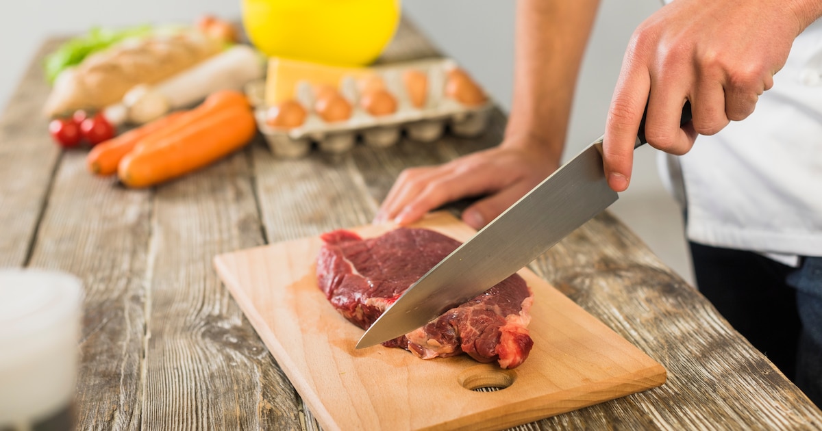 Cinco errores domésticos que aumentan el riesgo de intoxicación alimentaria y cómo evitarlos