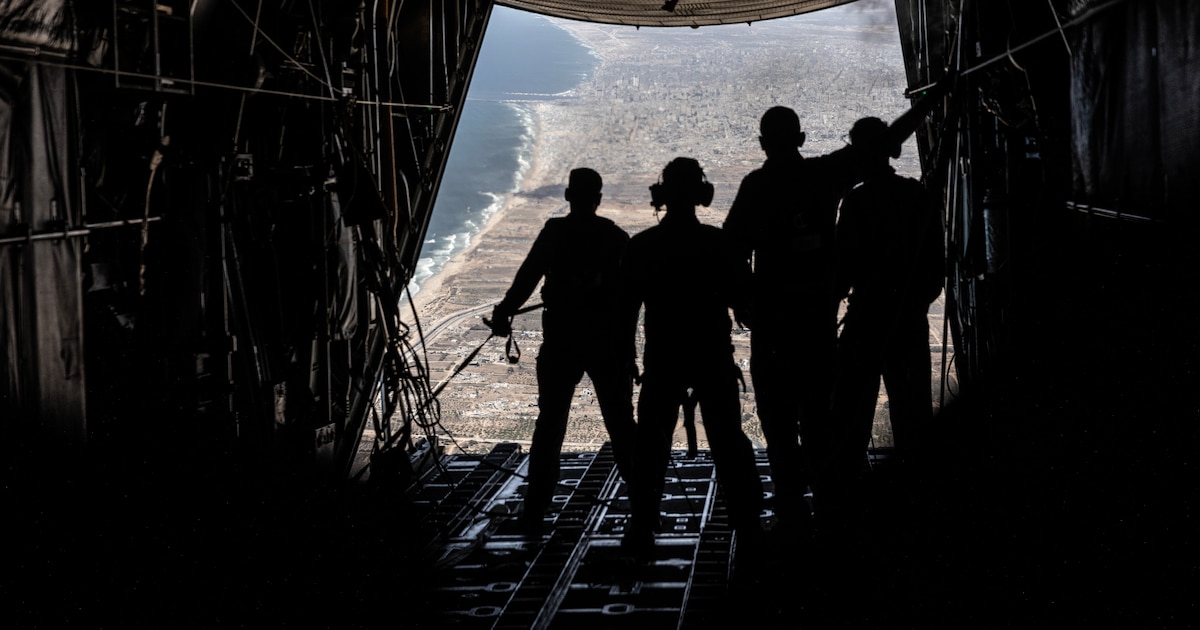 Jordania realiza vuelos de ayuda sobre Gaza y revela la magnitud de la destrucción en vistas aéreas inéditas