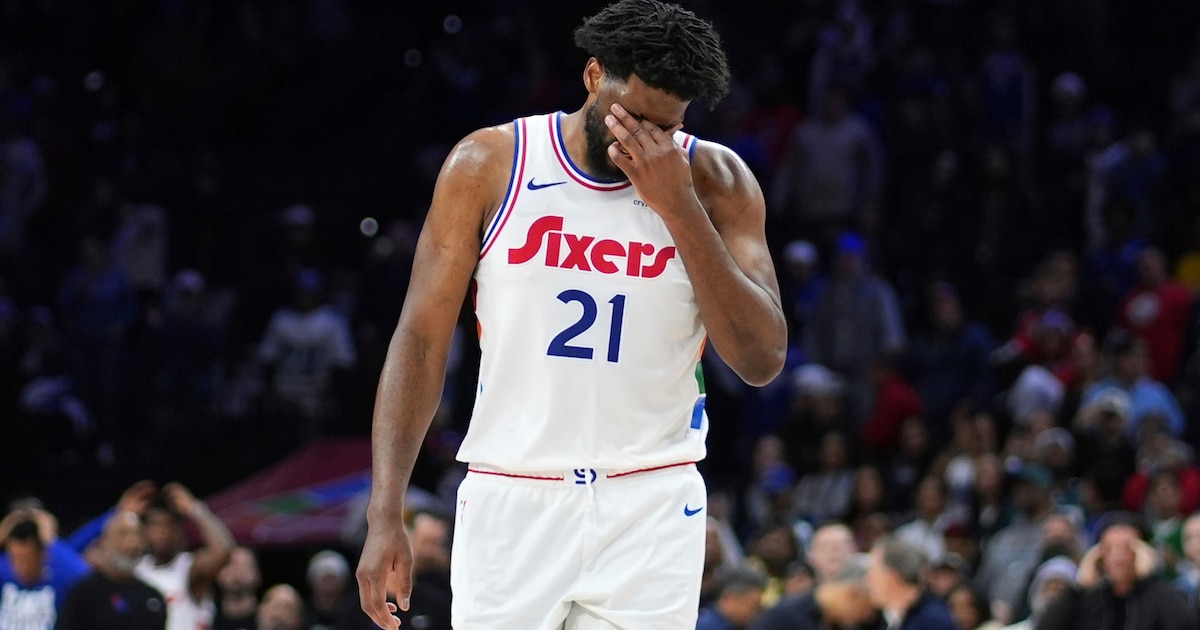Joel Embiid en la cuerda floja: preocupación por lesiones y su impacto en el futuro de los 76ers