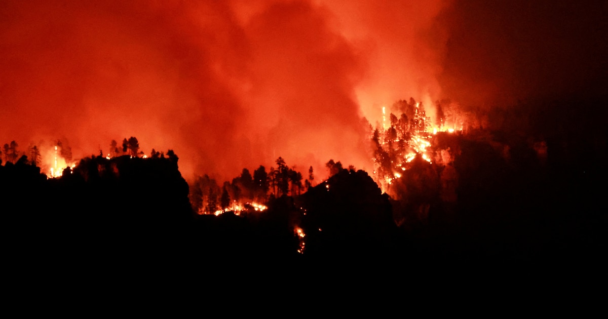 Incendio Megaincendio en el Gran Cañón de Arizona avanza sin control y genera nubes de fuego