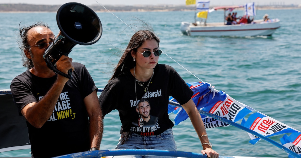 Familiares de rehenes israelíes en Gaza realizan flotilla para presionar por su liberación y alertar sobre la crisis humanitaria