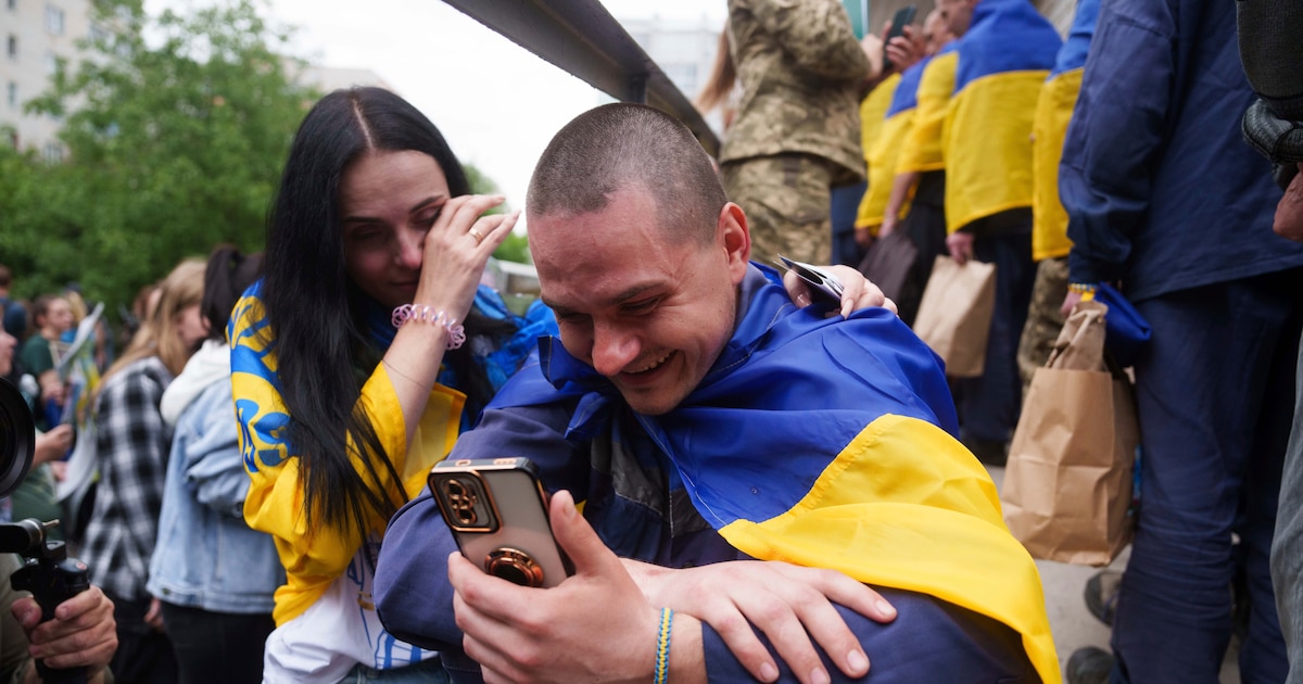 Zelensky anuncia intercambio de 1,200 prisioneros en medio de denuncias de tortura y abusos en centros de detención en Ucrania y Rusia