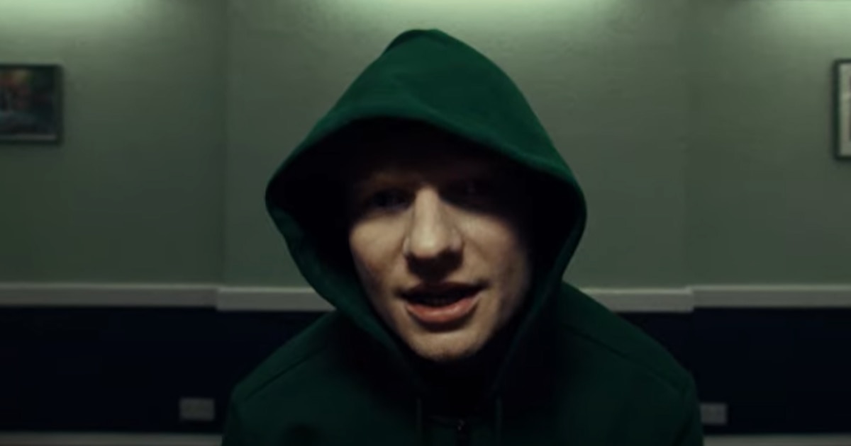 Ed Sheeran impulsa la moda sostenible en su nuevo video usando más de 250 prendas de segunda mano