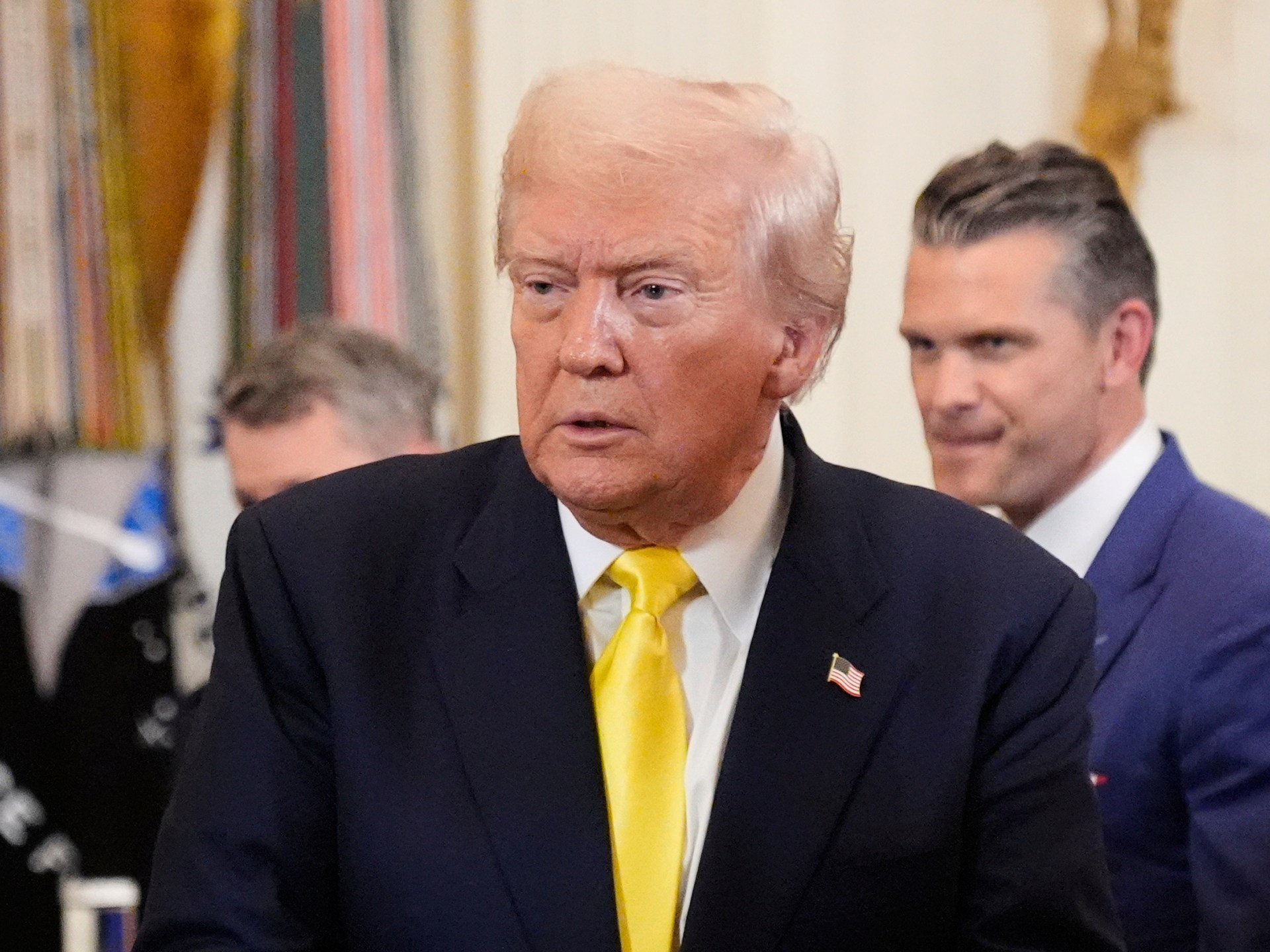 Trump firma en secreto orden militar para atacar cárteles y grupos criminales latinoamericanos, genera preocupación por posible intervención en México