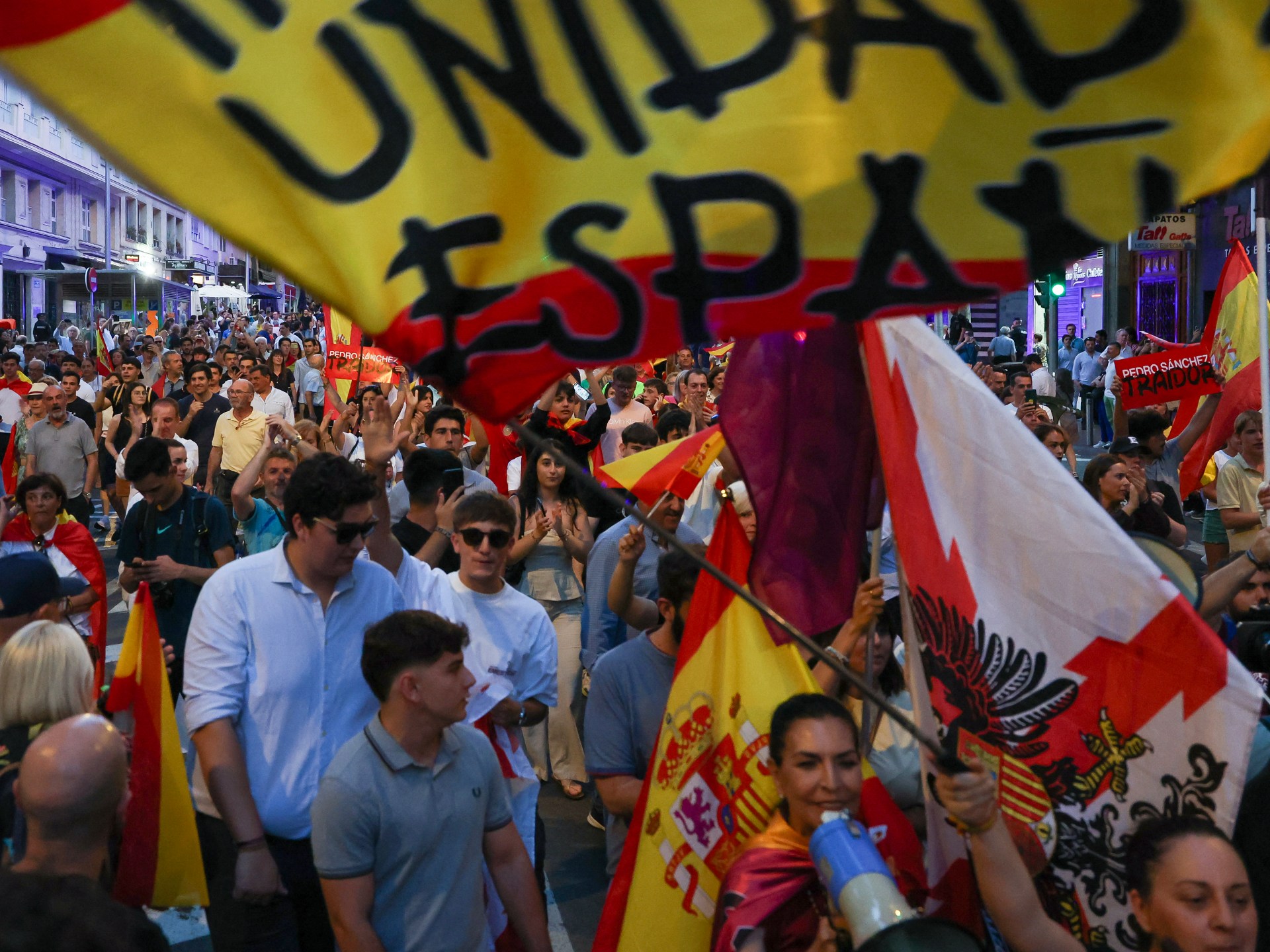 España: Vox impulsa prohibición en Jumilla que restringe celebraciones musulmanas en centros deportivos y genera críticas por islamofobia