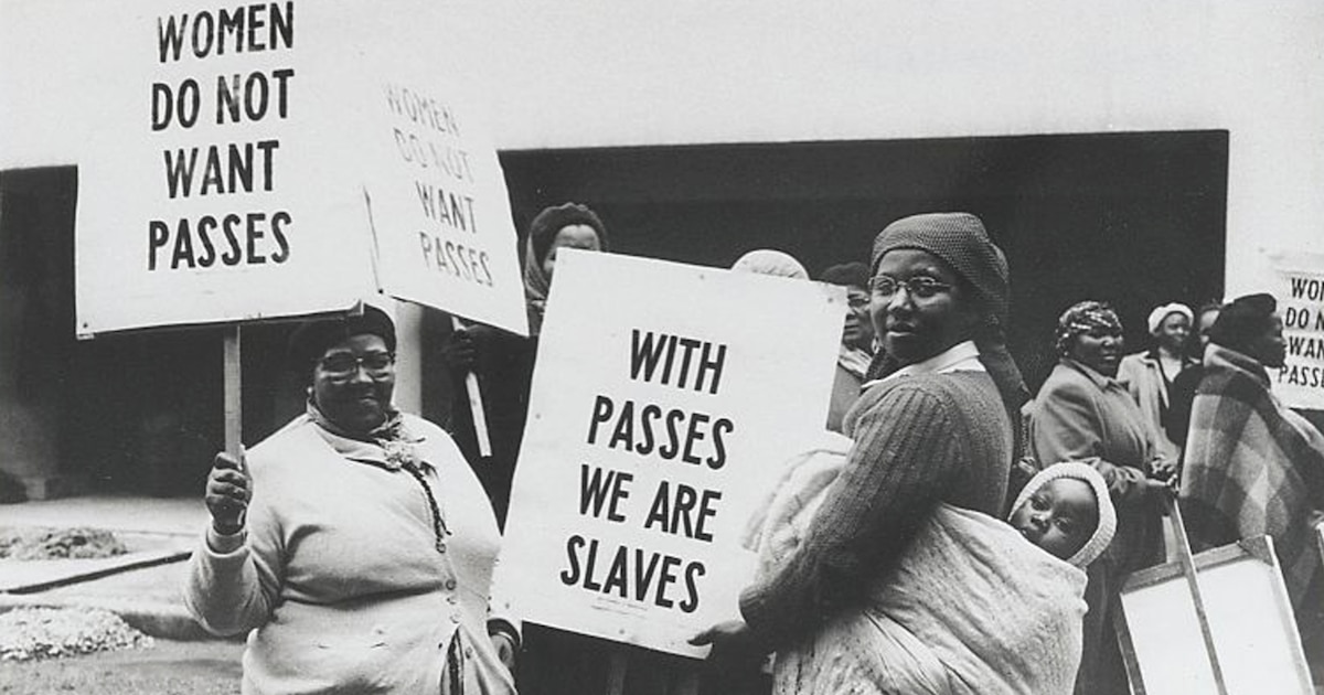 Protesta histórica en Sudáfrica y lucha por derechos civiles en EE.UU.: 20,000 mujeres marcharon contra los pases en 1956 y la película «Historias Cruzadas» retrata la batalla contra la segregación racial