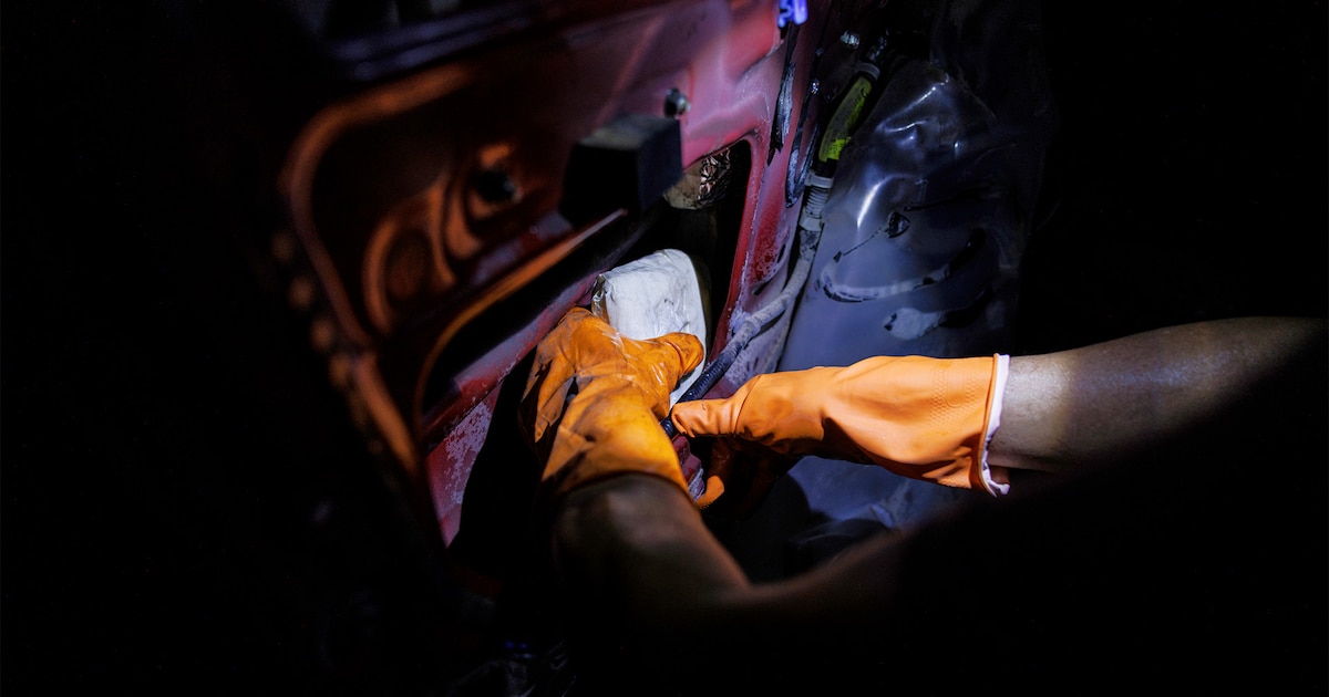 El cártel de Sinaloa intensifica su lucha contra el fentanilo: un mecánico revela las peligrosas operaciones clandestinas