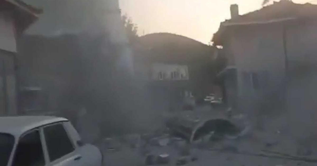 Terremoto de 6.1 en Turquía deja edificios colapsados y varias víctimas en Sindirgi; se registran réplicas y daños en Estambul e Izmir