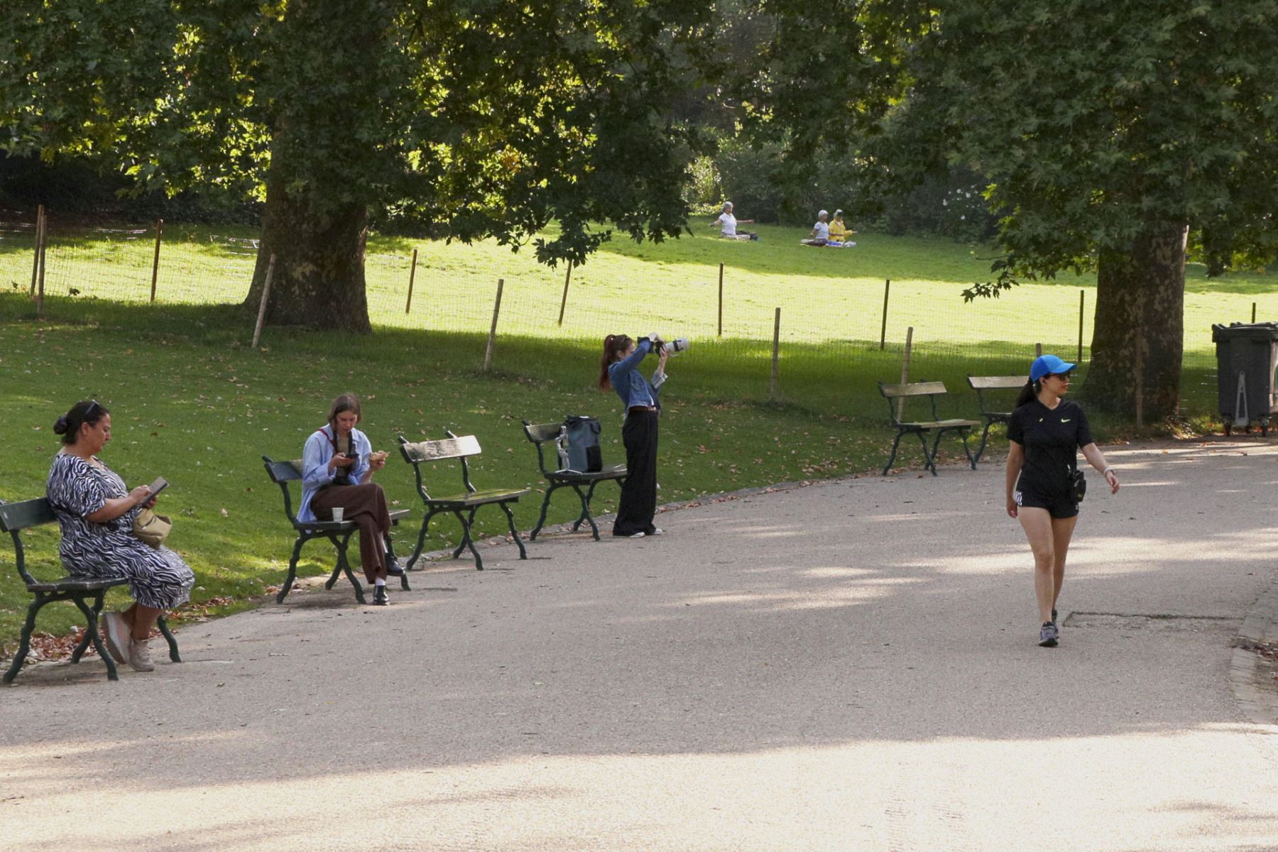 Ola de calor extremo impacta París y activa alerta roja en 14 departamentos de Francia