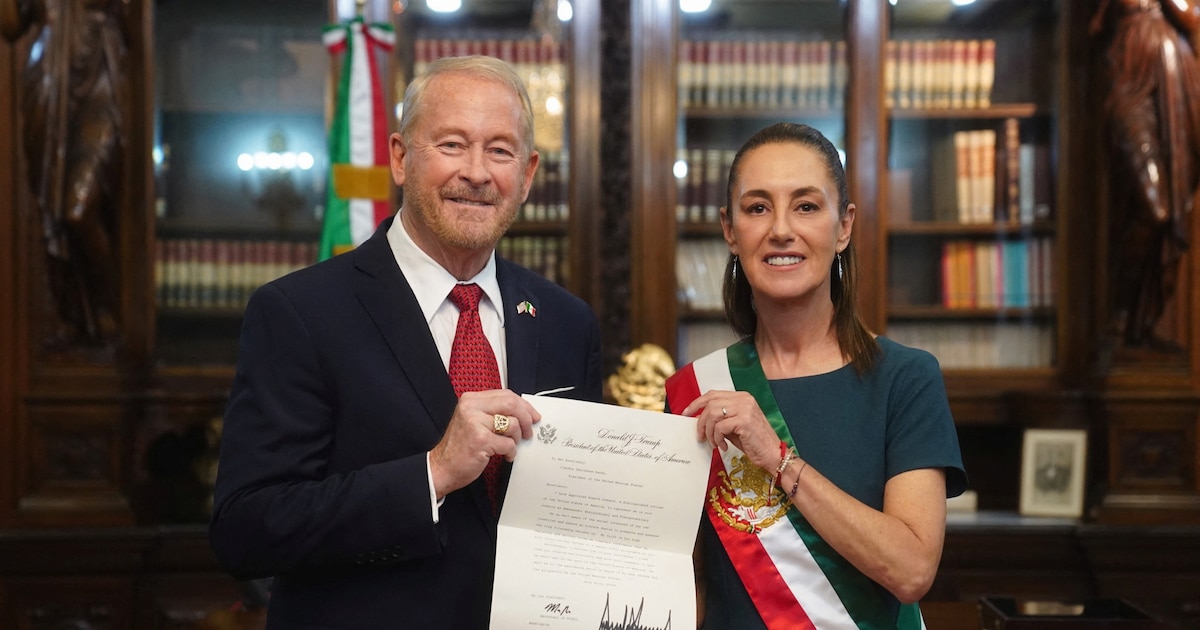 Embajador de EE.UU. reconoce a México por traslado de 26 criminales vinculados a cárteles en un “hito” en la alianza bilateral