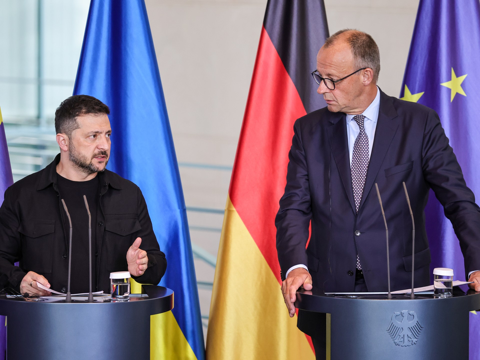 Zelenskyy exige exclusión de Rusia en negociaciones de paz y advierte sanciones si no hay cese inmediato; Trump y líderes europeos buscan presionar para acabar la guerra en Ucrania