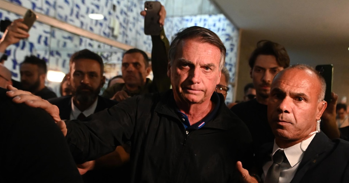 Bolsonaro pide ser absuelto en juicio por presunto complot golpista y niega haber impedido la investidura de Lula