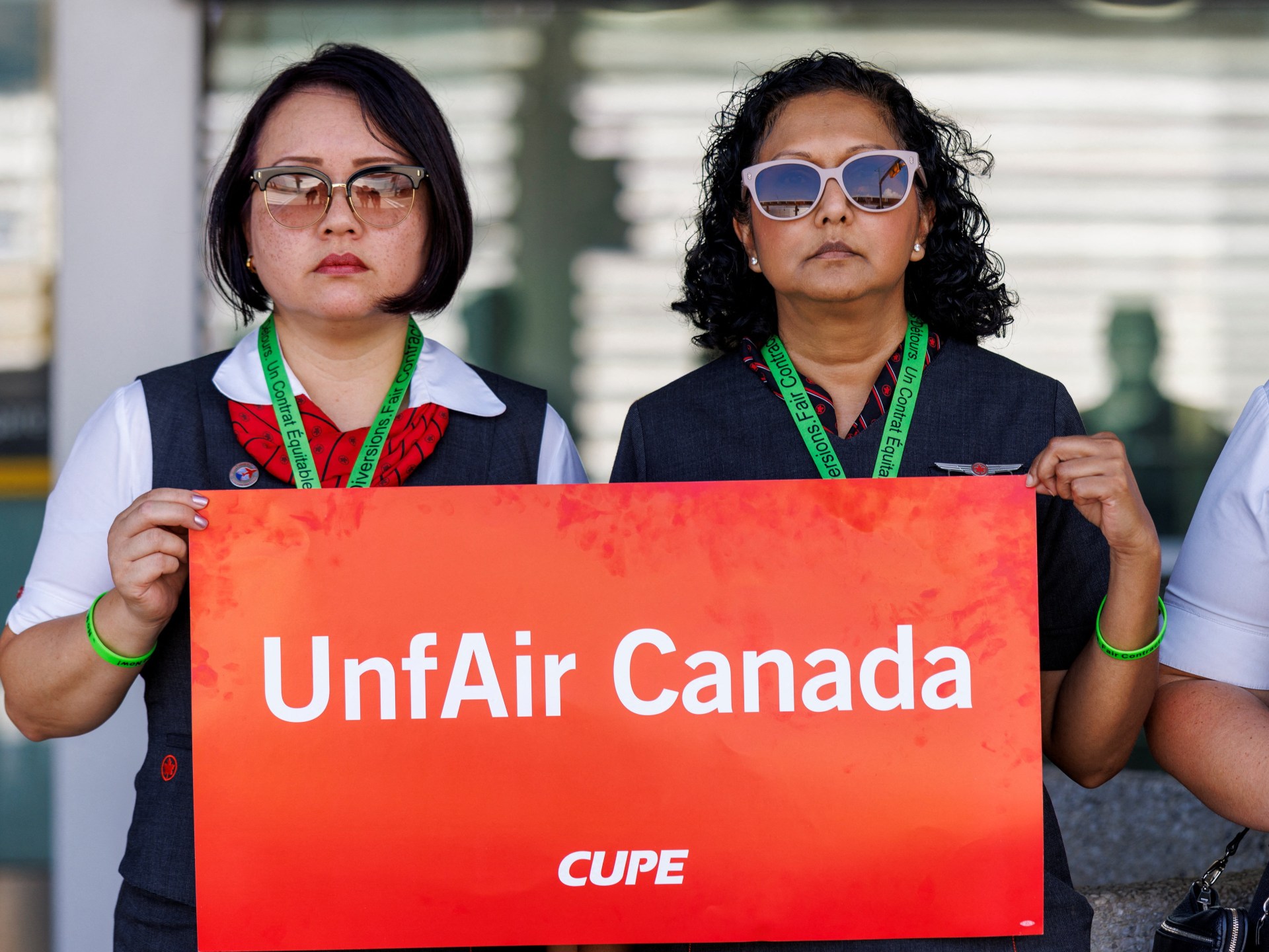 Crisis en Air Canada: 100,000 pasajeros afectados por posible huelga de asistentes de vuelo y cancelación de vuelos viernes y sábado