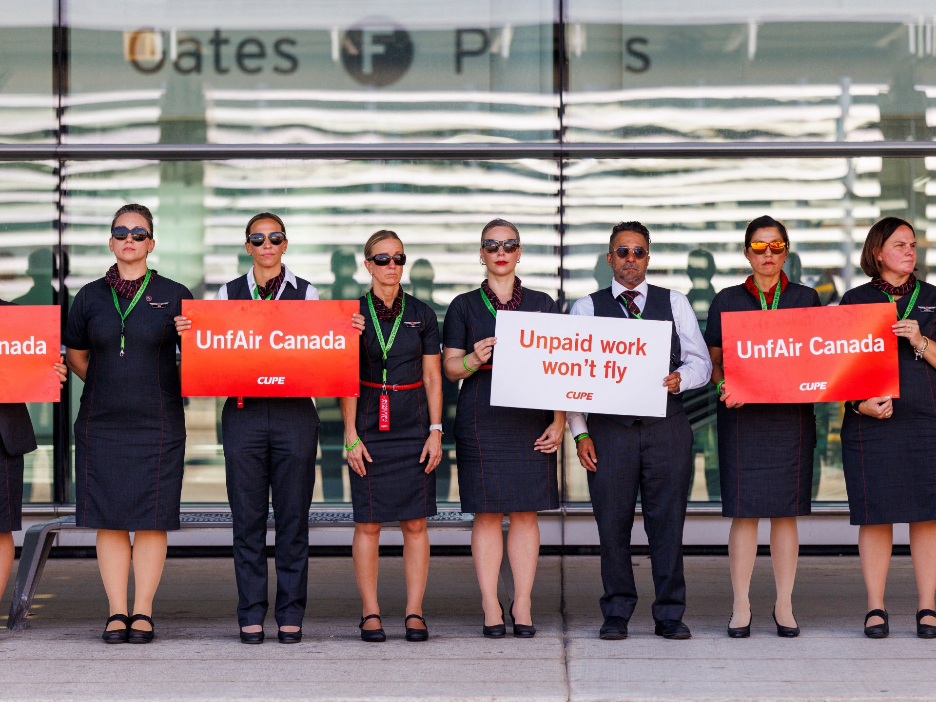 Air Canada suspende vuelos ante huelga de auxiliares de vuelo: más de 500 cancelaciones en riesgo