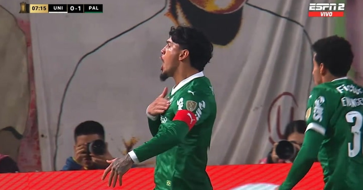 Gustavo Gómez abre el marcador con gol temprano tras polémico penal en el duelo Universitario vs Palmeiras por la Copa Libertadores 2025
