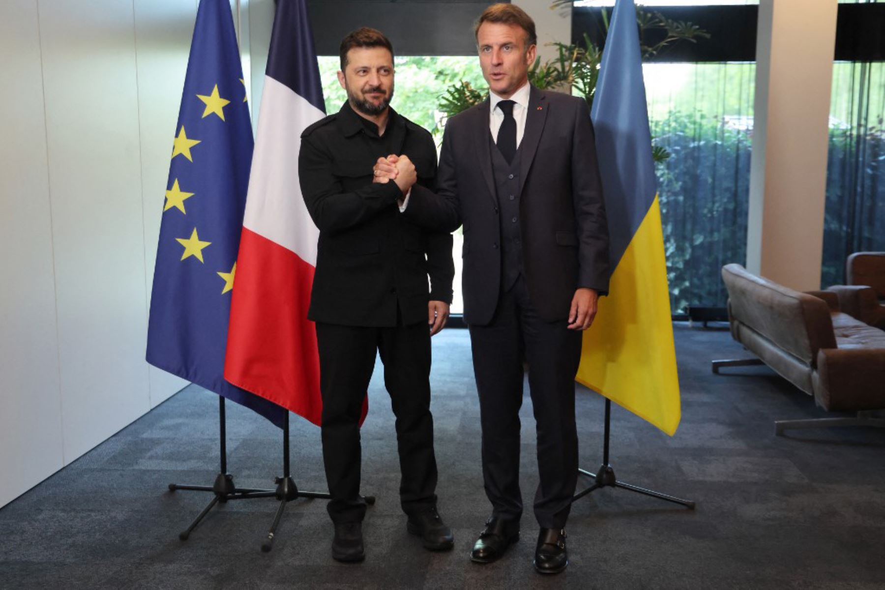 Macron y Zelenski planean reunión en medio de cumbre entre Trump y Putin en Alaska para buscar un alto el fuego en Ucrania