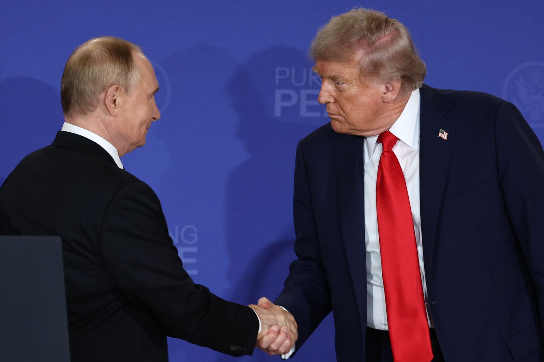 Cumbre entre Trump y Putin en Alaska concluye sin acuerdo de alto el fuego en Ucrania pero abre puertas a cooperación futura