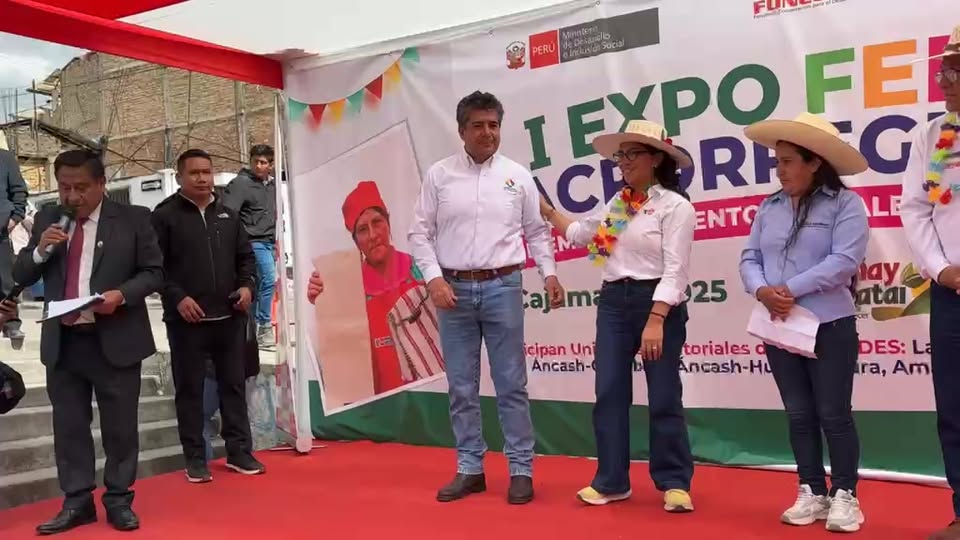 Ministra Urteaga inaugura feria regional en Cajamarca impulsando emprendimientos rurales