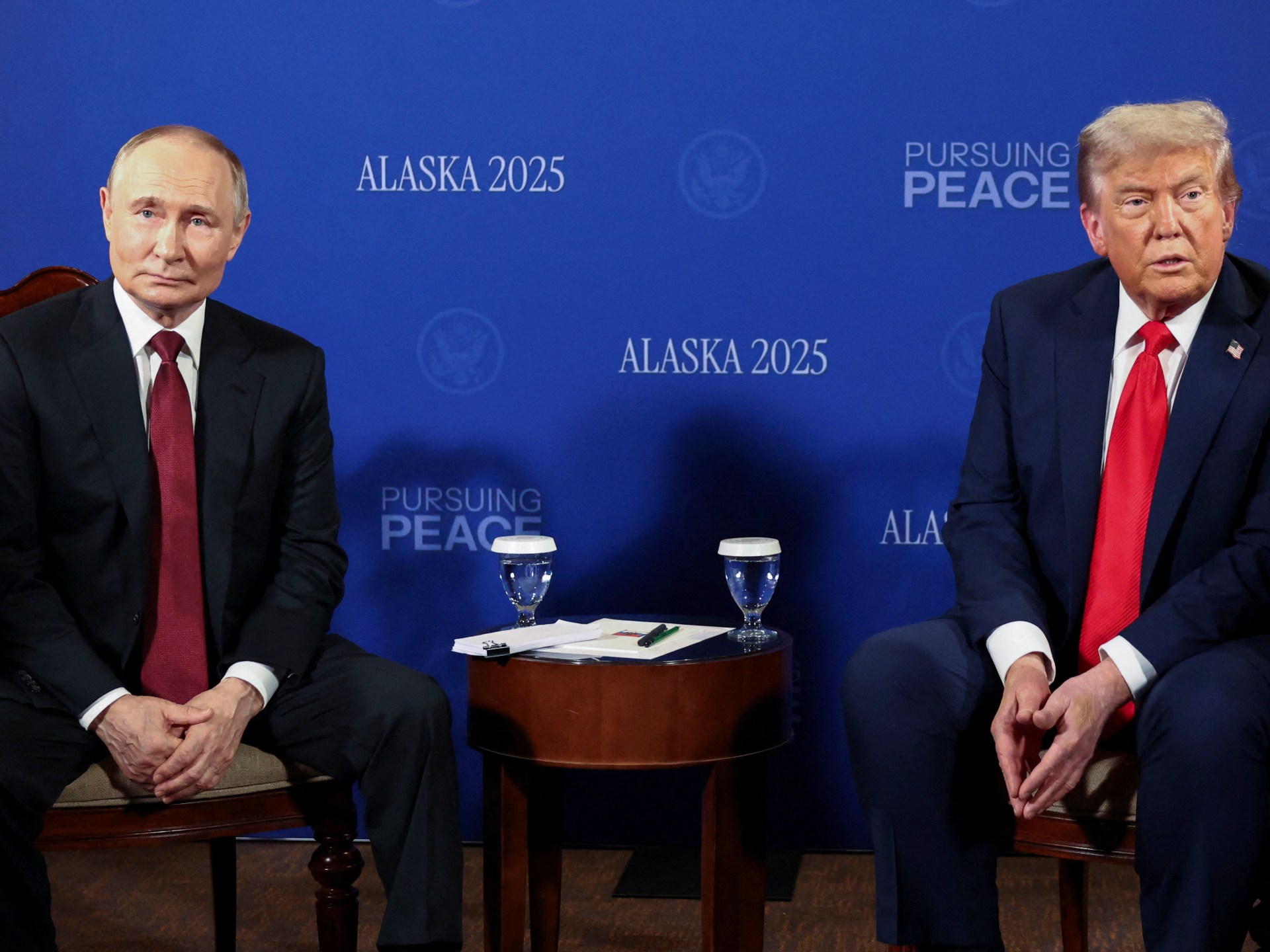 Putin y Trump protagonizan cumbre diplomática en Alaska con avances en propiedades diplomáticas y vuelos directos, mientras en Ucrania la guerra sigue estancada