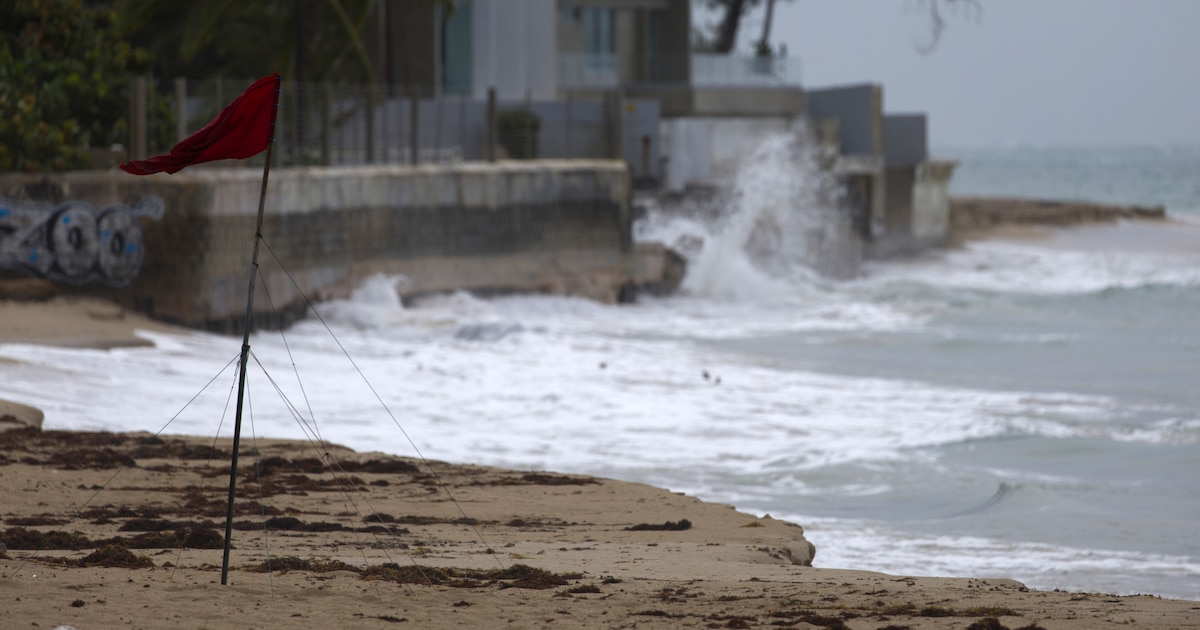 Puerto Rico activa alerta máxima ante el avance del huracán Erin de categoría 5 con vientos de 257 km/h