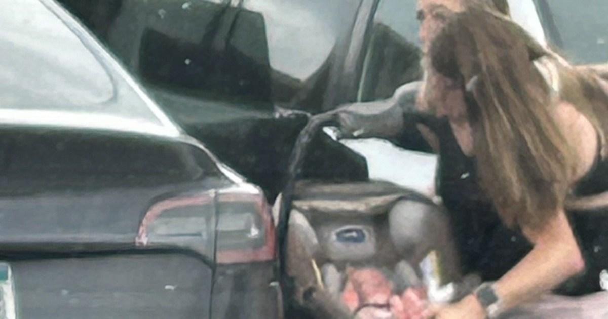 Hermana con cuerpo conectado por años revela su vida familiar: muestran por primera vez en público a su bebé tras secreto matrimonio