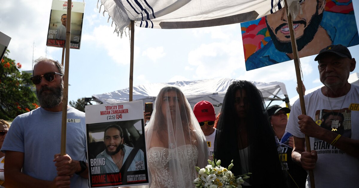Ilana Gritzewsky, exrehén israelí-mexicana, celebra boda simbólica en Tel Aviv por rehenes en Gaza y exige fin del secuestro