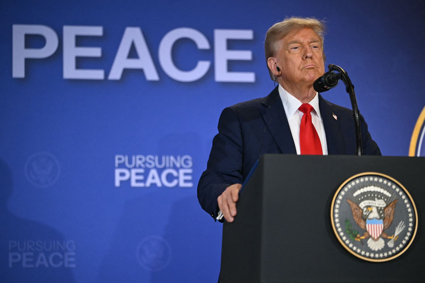 Trump promete apoyo militar de EE.UU. y Europa a Ucrania tras posible acuerdo de paz con Rusia